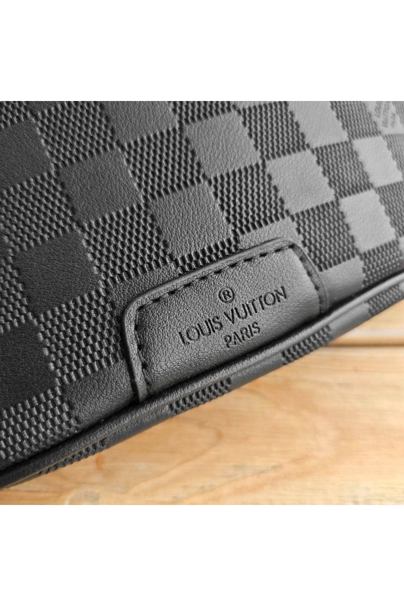 Lоuis Vuittоn Кожаная сумка на пояс Discovery Damier Infini