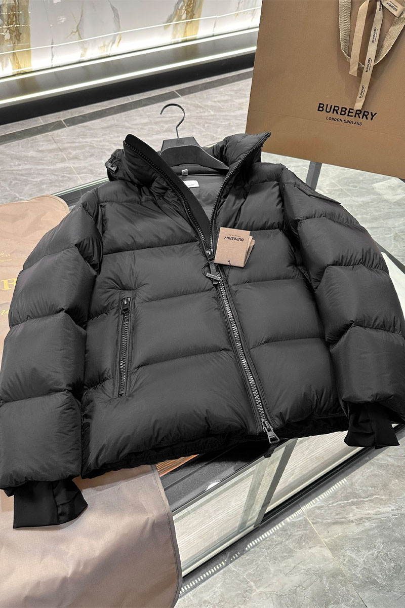 Burberry Мужской чёрный пуховик logo-patch