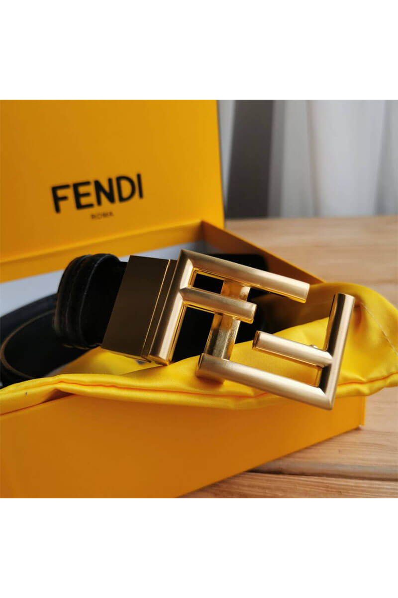 Fendi Кожаный ремень чёрного цвета (длина 90 / 95 см)