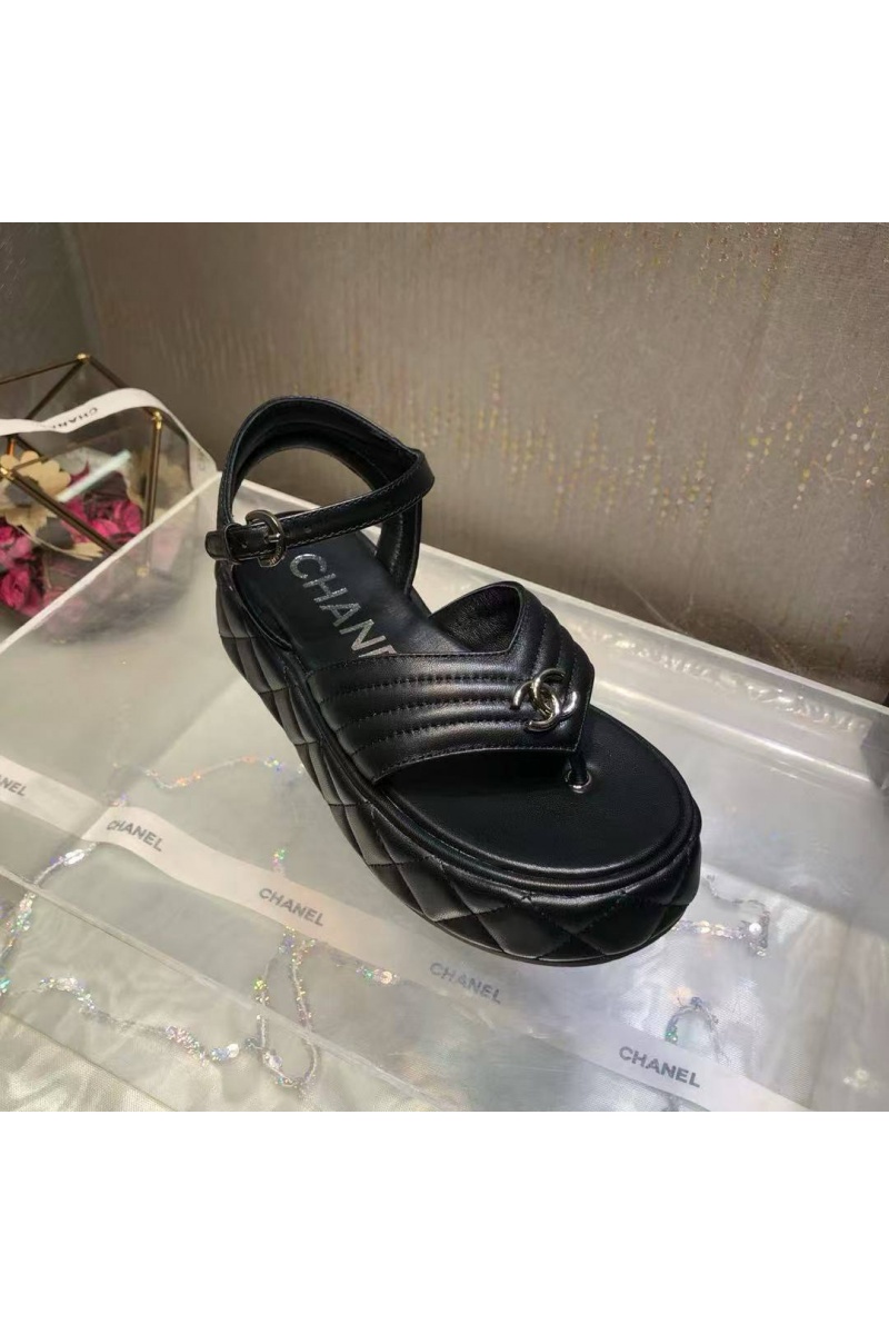 Chаnеl Женские кожаные сандалии чёрного цвета 