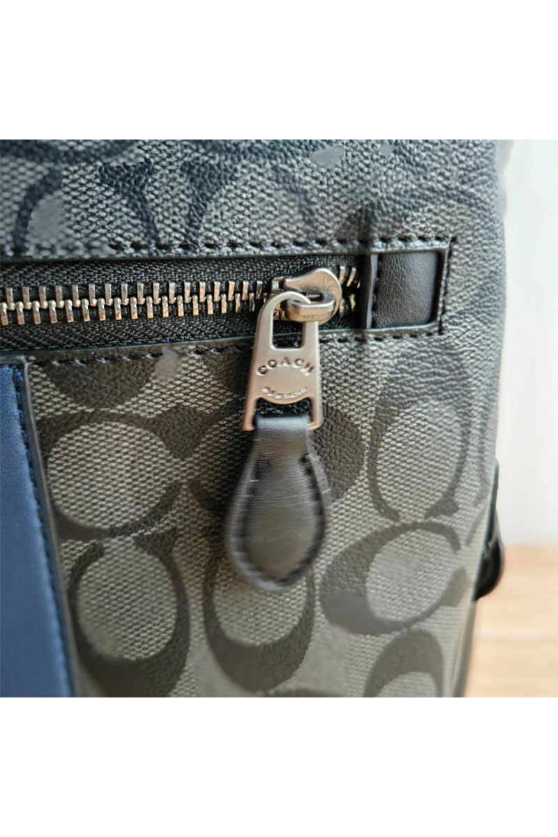 Coach Кожаный рюкзак Coach monogram 39x30 см
