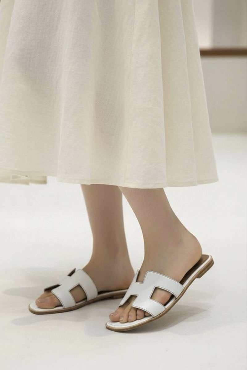 Hermes Женские кожаные шлёпанцы Oran