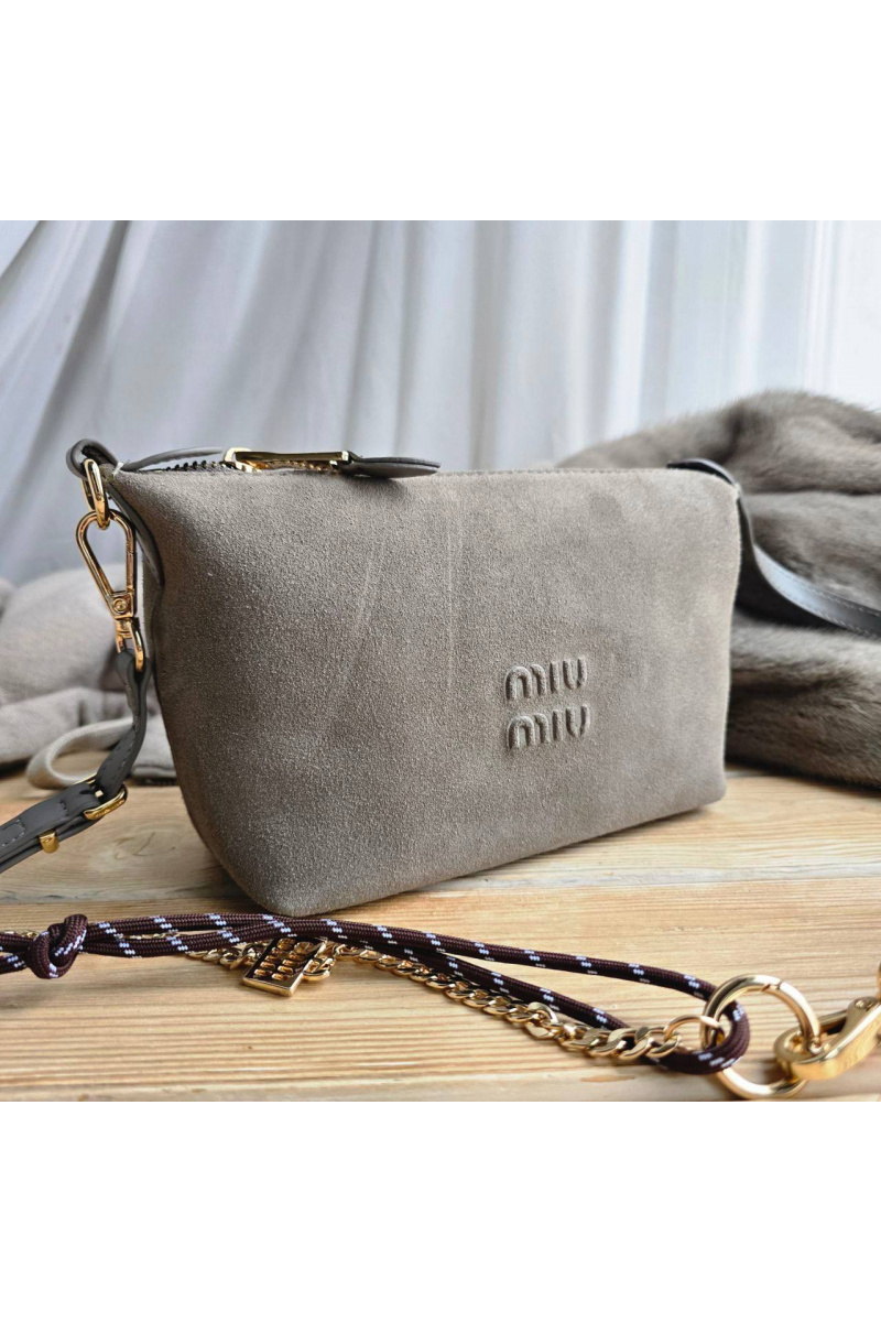 MIU MIU Замшевая сумка 22x14 см