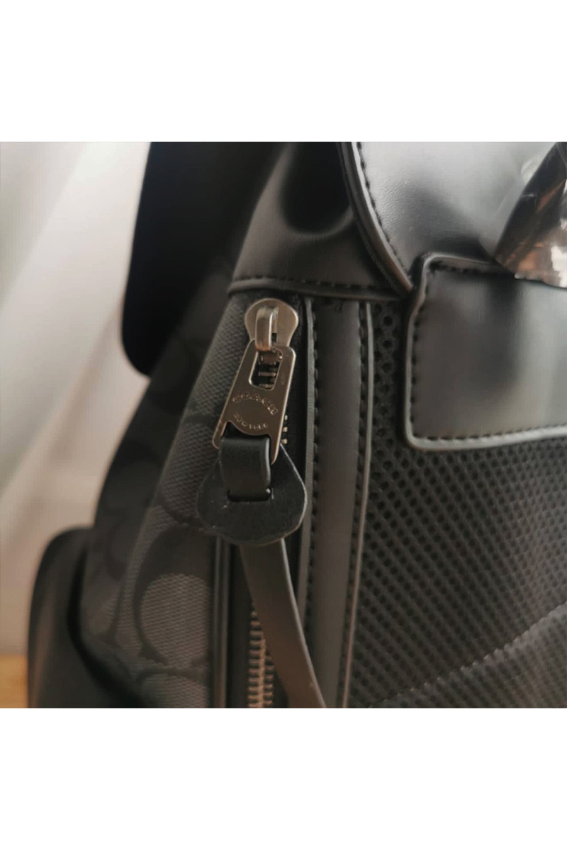 Coach Кожаный рюкзак Coach Rivington 40x30 см