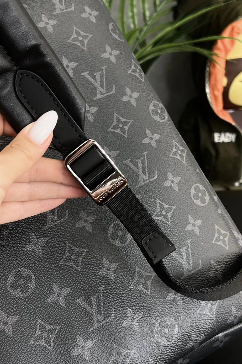 Lоuis Vuittоn Кожаный рюкзак Discovery Monogram Eclipse 37х40х20 см