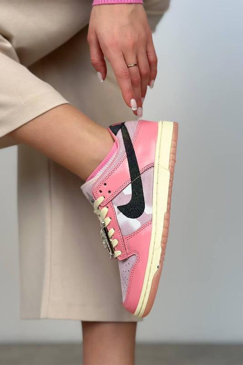 Nike Кроссовки SB Dunk Low "Barbie"