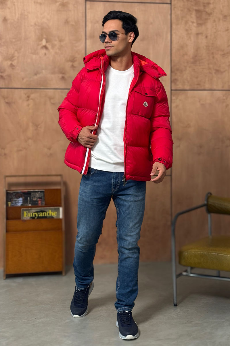 Moncler Мужская куртка красного цвета