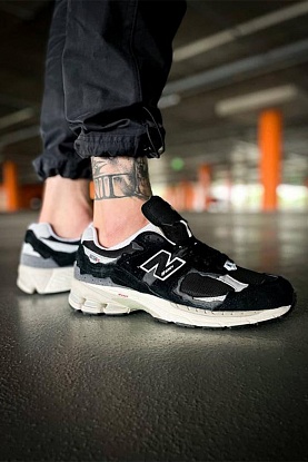Кроссовки 2002R Protection Pack "Black"