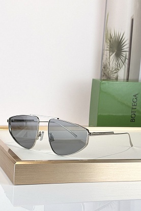 Солнцезащитные очки Aviator