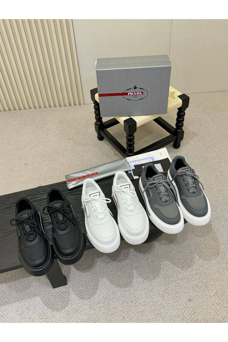 Prada Комбинированные кроссовки logo-plaque - White