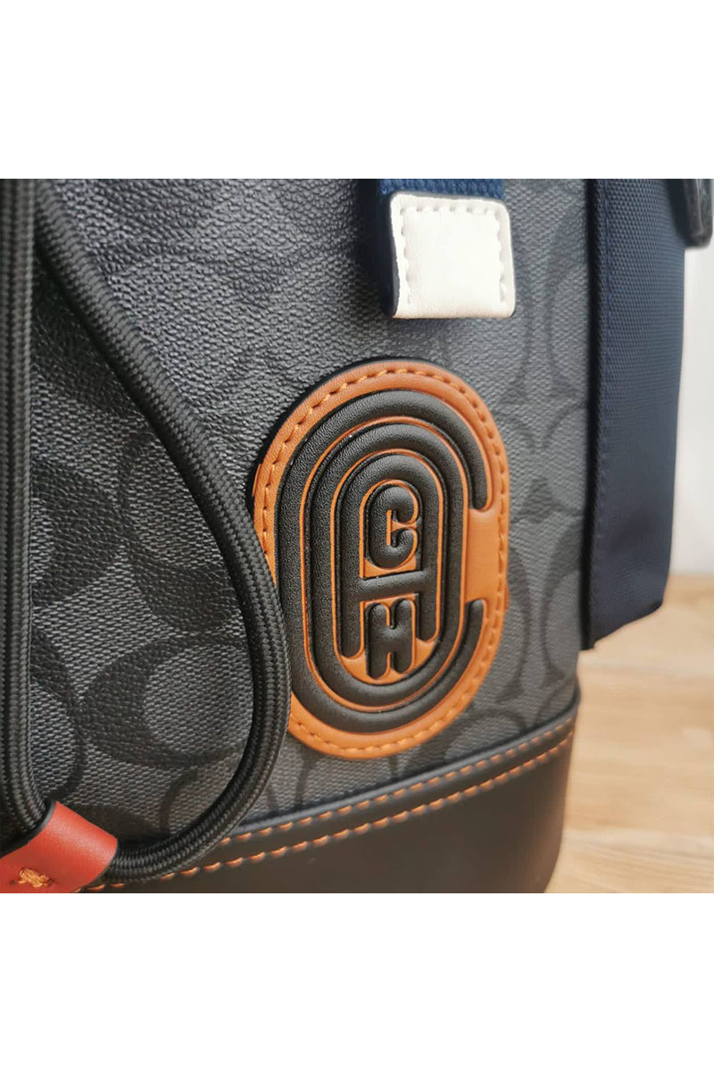 Coach Кожаный рюкзак Coach Rivington 40x30 см