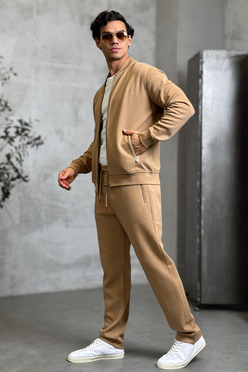 Kiton Спортивные штаны бежевого цвета