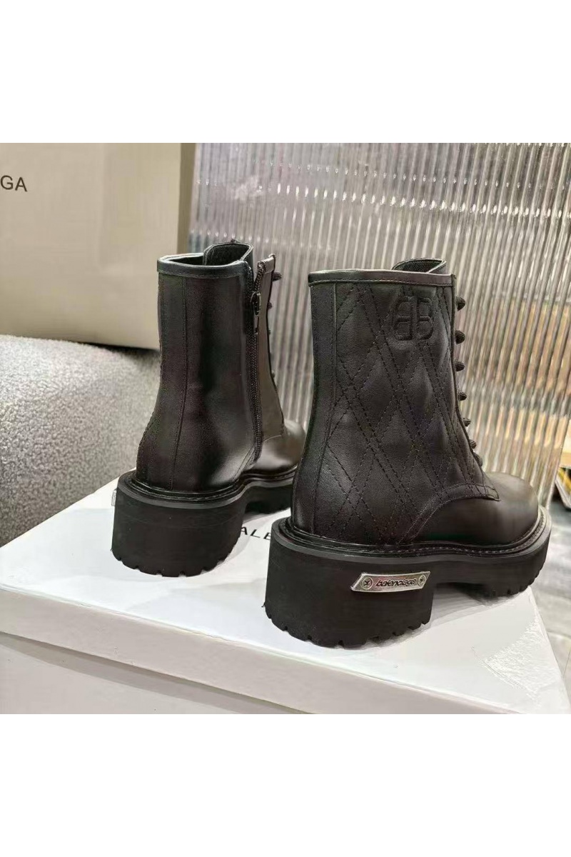 Balenciaga Женские кожаные ботинки чёрного цвета