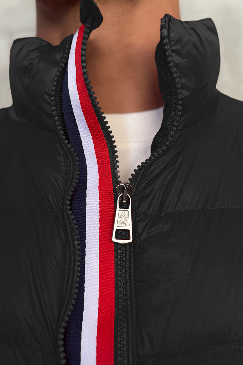 Moncler Мужской жилет чёрного цвета