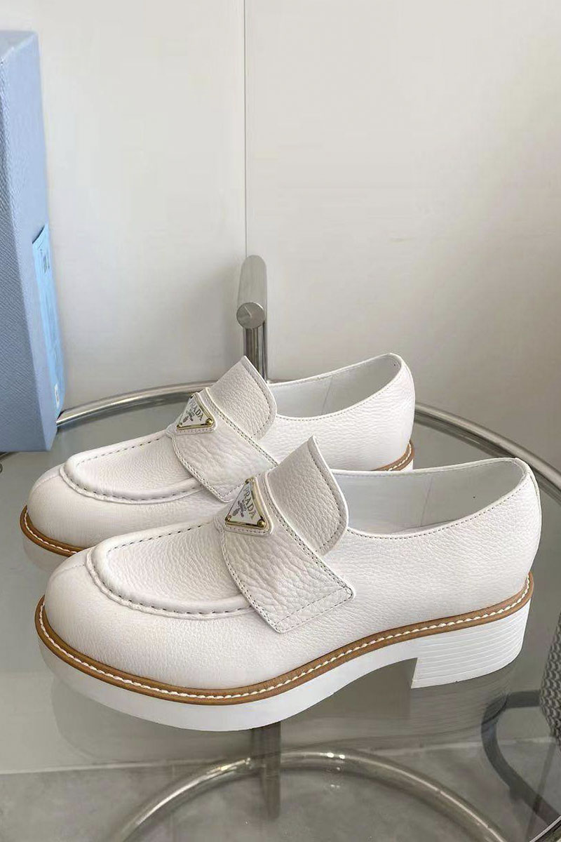 Prada Женские кожаные лоферы Premium - White