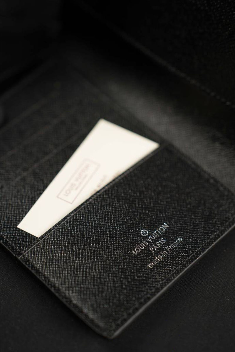 Lоuis Vuittоn Кожаная обложка на паспорт Damier Graphite 10х14 см