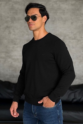 Мужской чёрный джемпер 