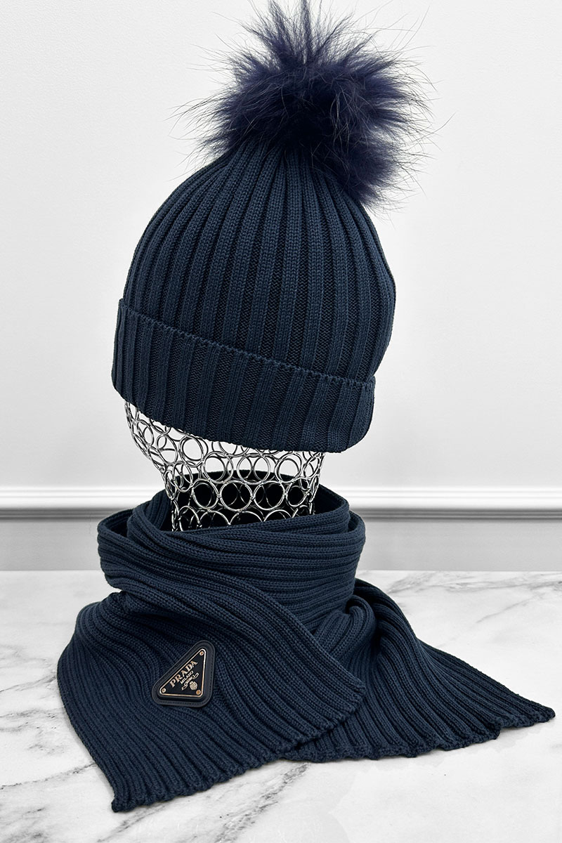 Prada Комплект из шапки и шарфа тёмно-синего цвета