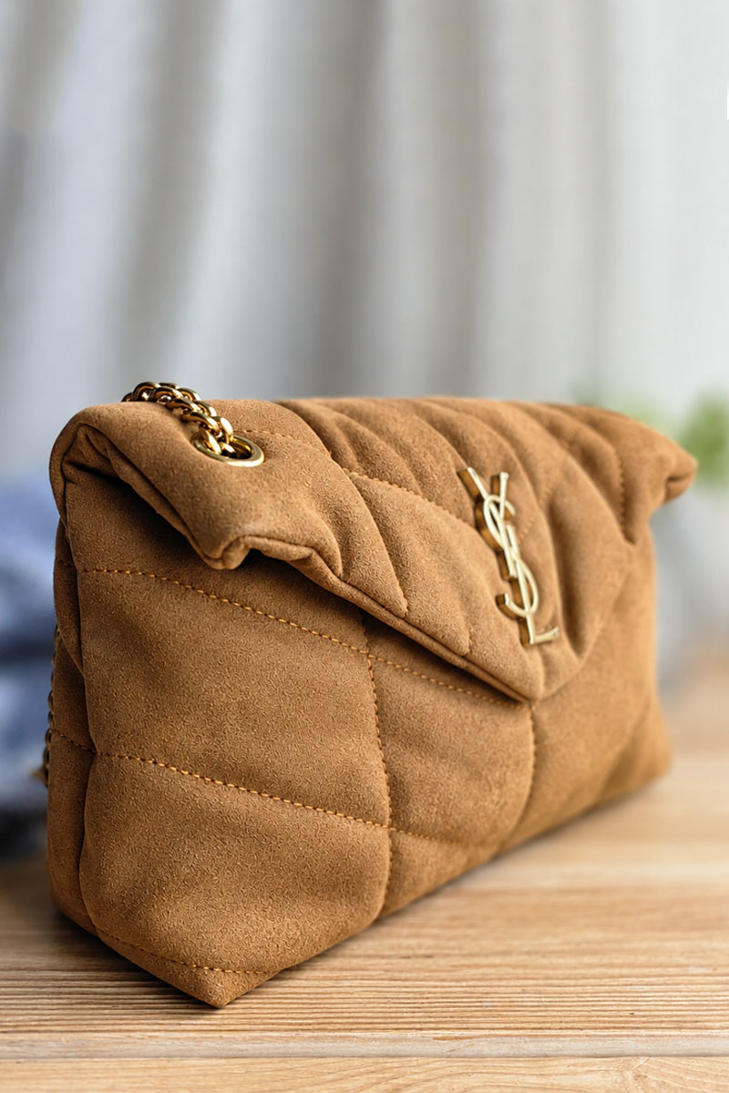 Yves Saint Laurent Замшевая сумка 23x15 см