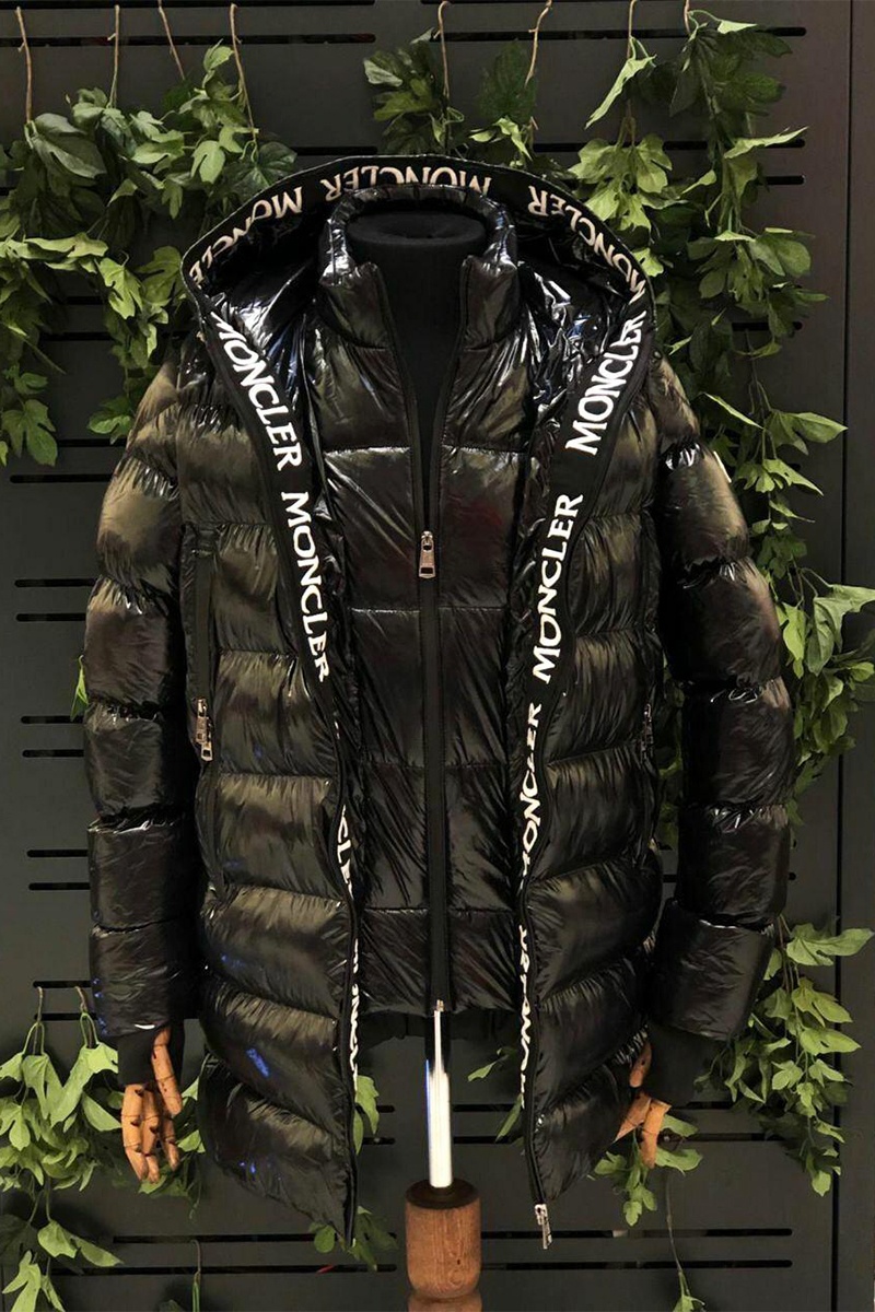 Moncler Утеплённая брендовая парка чёрного цвета