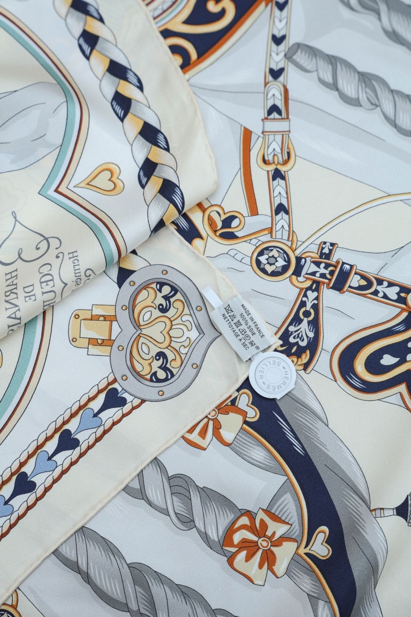 Hermes Платок Harnais de Coeur premium 87x88 см