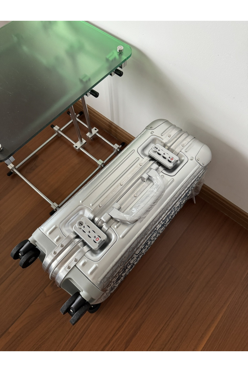 Rimowa Чемодан Aluminum Gradient S Premium 53x37x22 см
