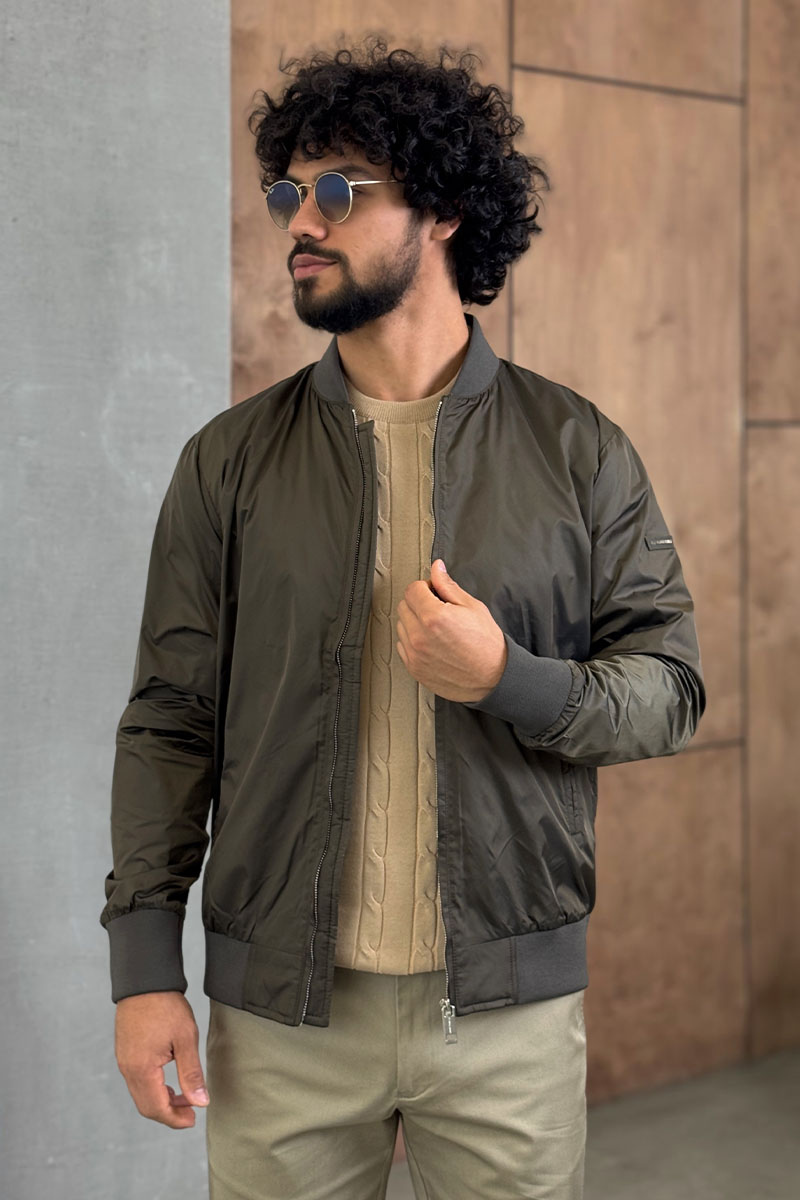 Burberry Мужской бомбер цвета хаки 