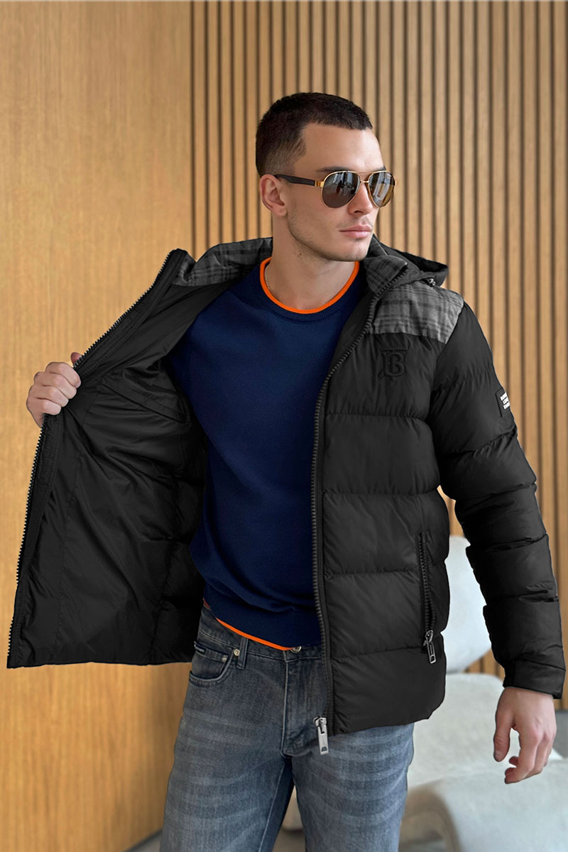 Burberry Куртка чёрного цвета TB logo 