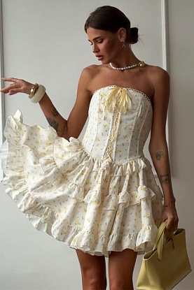 Женское платье Jacquemus бежевого цвета