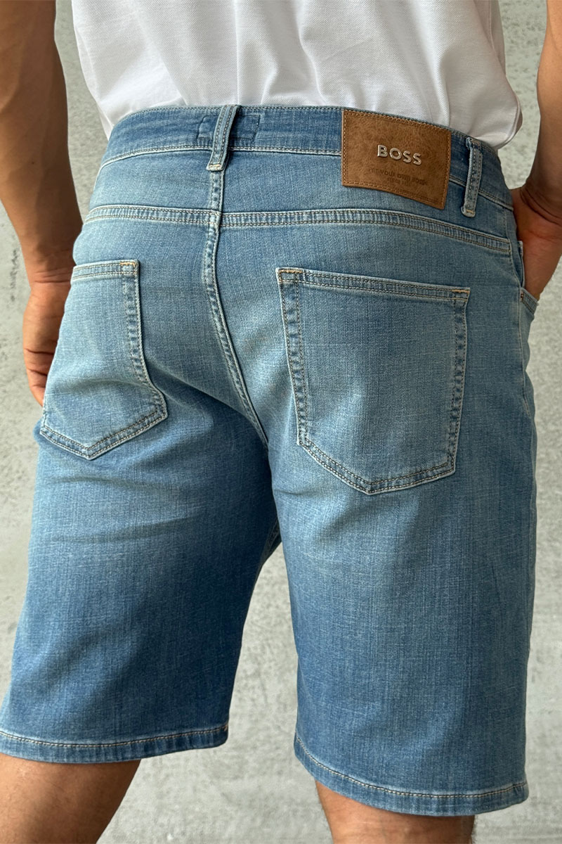 Hugо Воss Светло-синие джинсовые шорты relaxed fit 