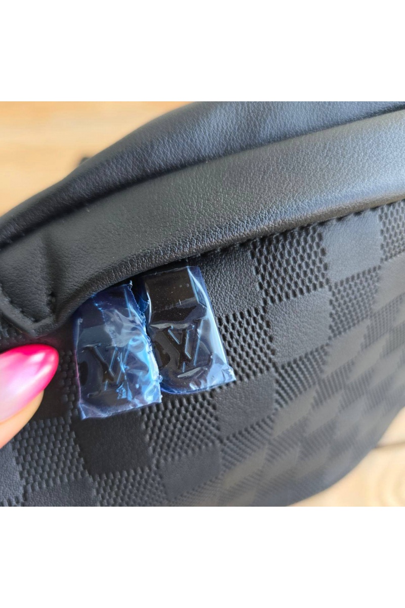 Lоuis Vuittоn Кожаная сумка на пояс Discovery Damier Infini