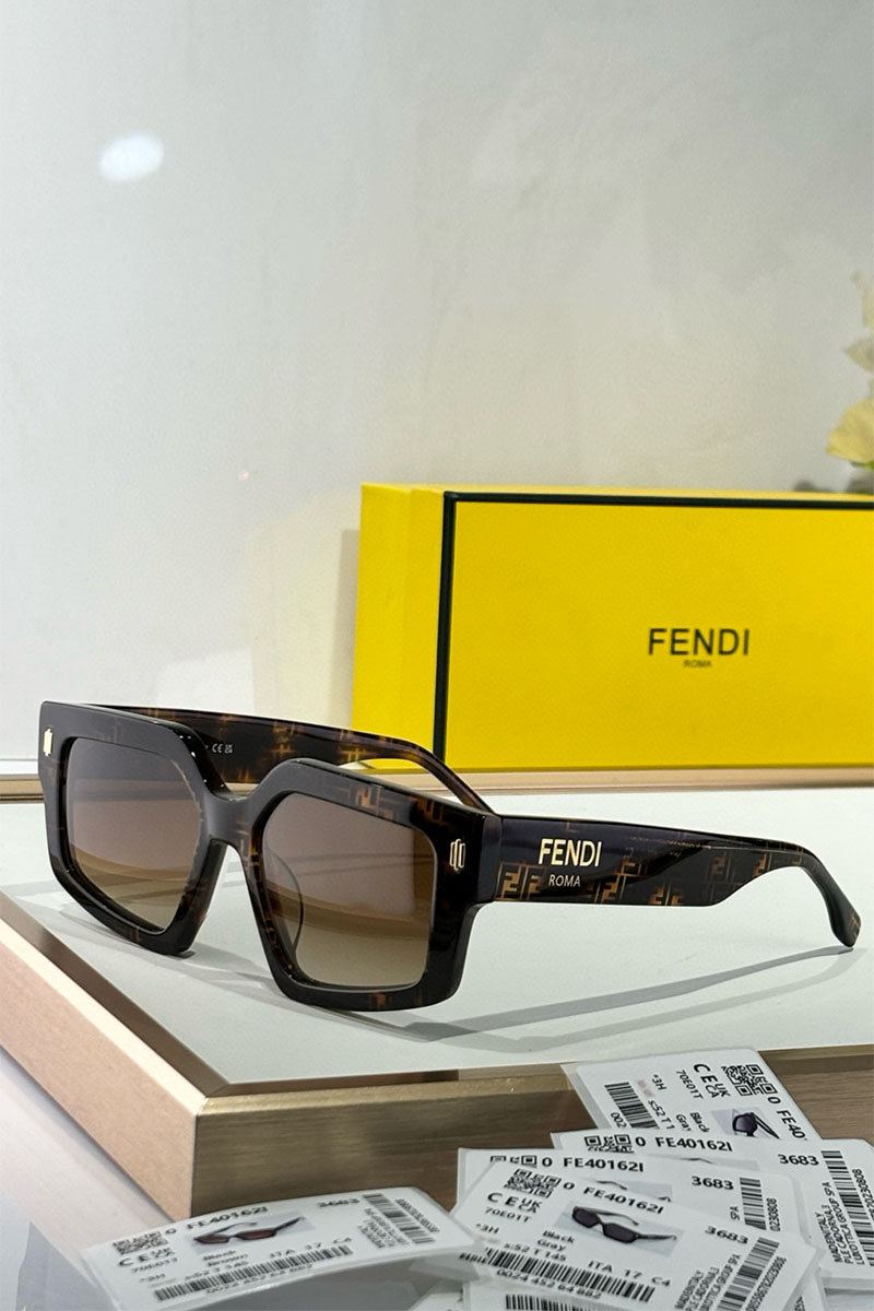 Fendi Солнцезащитные очки 