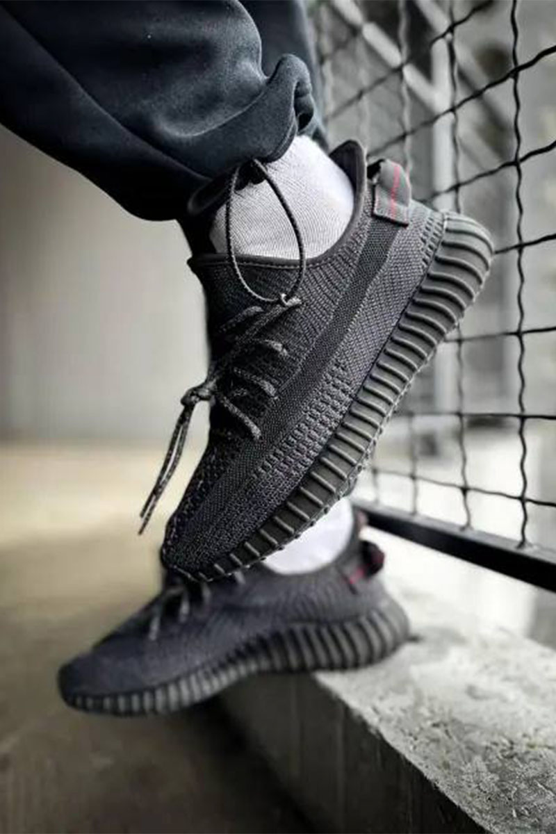 Adidas Кроссовки Yeezy Boost 350 v2 Black "Reflective laces" premium