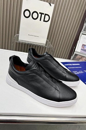 Чёрные кожаные кроссовки 