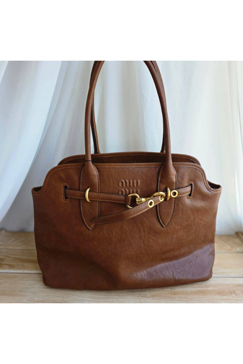 MIU MIU Женская кожаная сумка Aventure nappa 42x29 см - Brown
