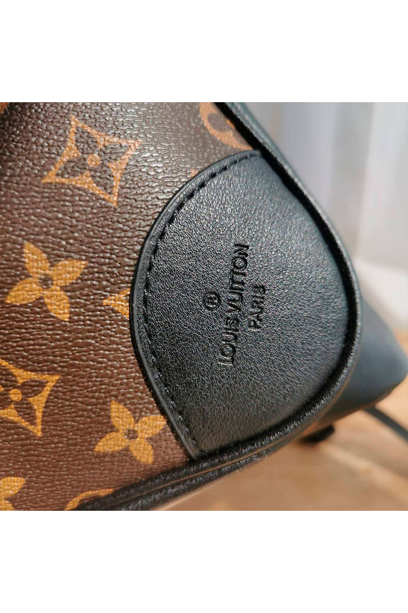 Lоuis Vuittоn Брендовый кожаный рюкзак Dean 40x32 см