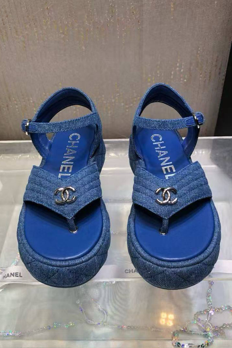 Chаnеl Женские замшевые сандалии синего цвета 