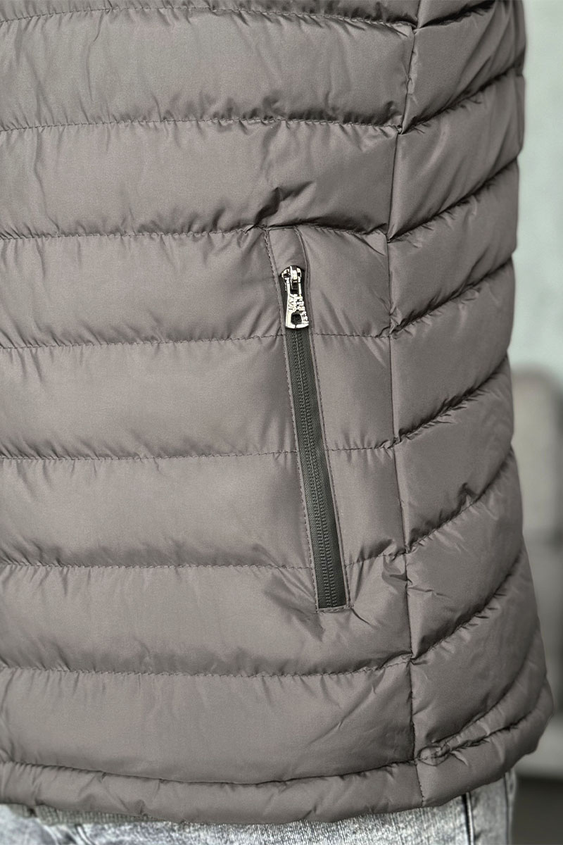 Emporio Armani EA7 Мужской жилет серо-бежевого цвета