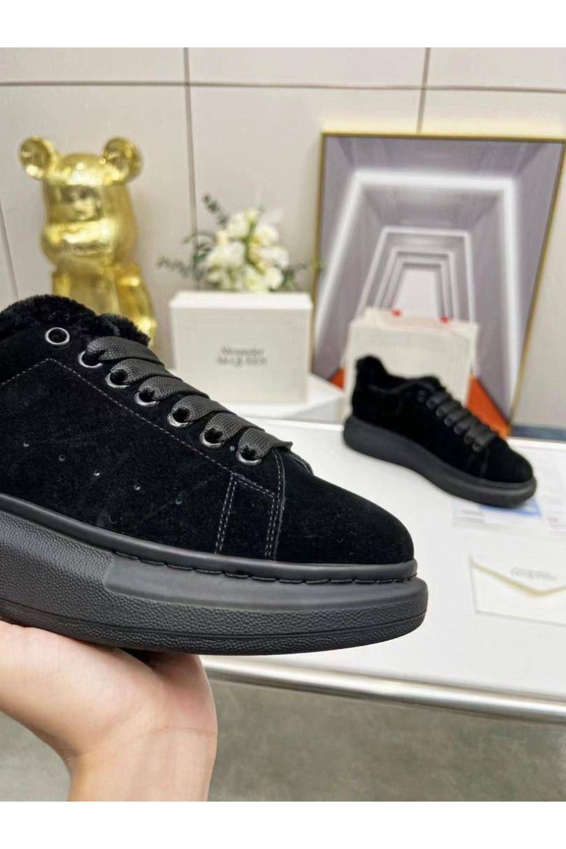 Alexander McQueen Замшевые кроссовки с мехом 
