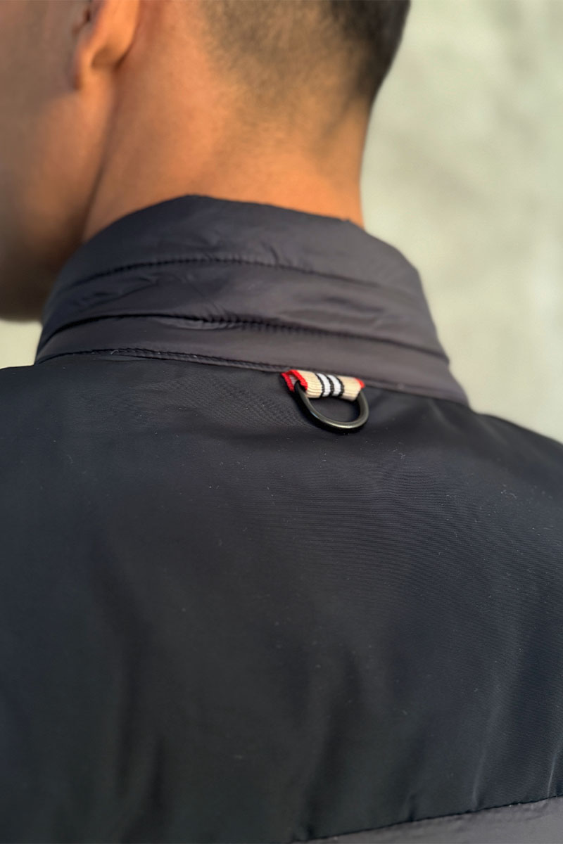 Burberry Синий пуховой жилет London England logo-patch