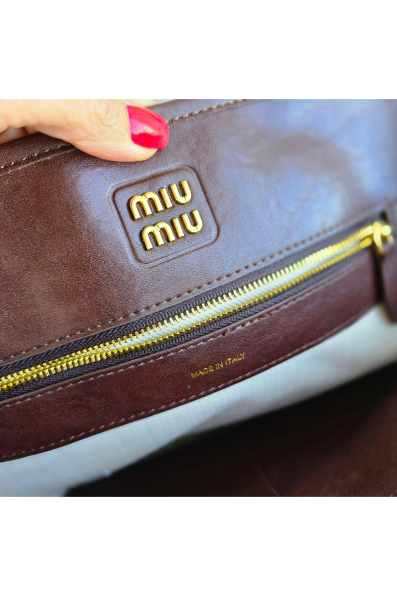 MIU MIU Женская кожаная сумка Aventure nappa 42x29 см - Brown