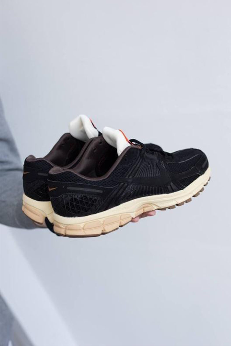 Nike Кроссовки Zoom Vomero 5 