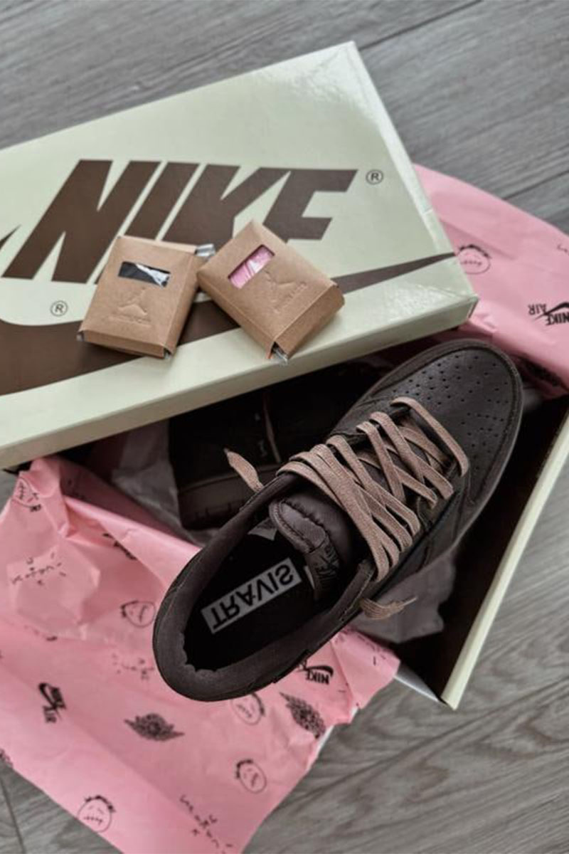 Nike Кроссовки Travis Scott x AJ1 Low "Velvet Brown"