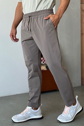 Мужские штаны коричневого цвета