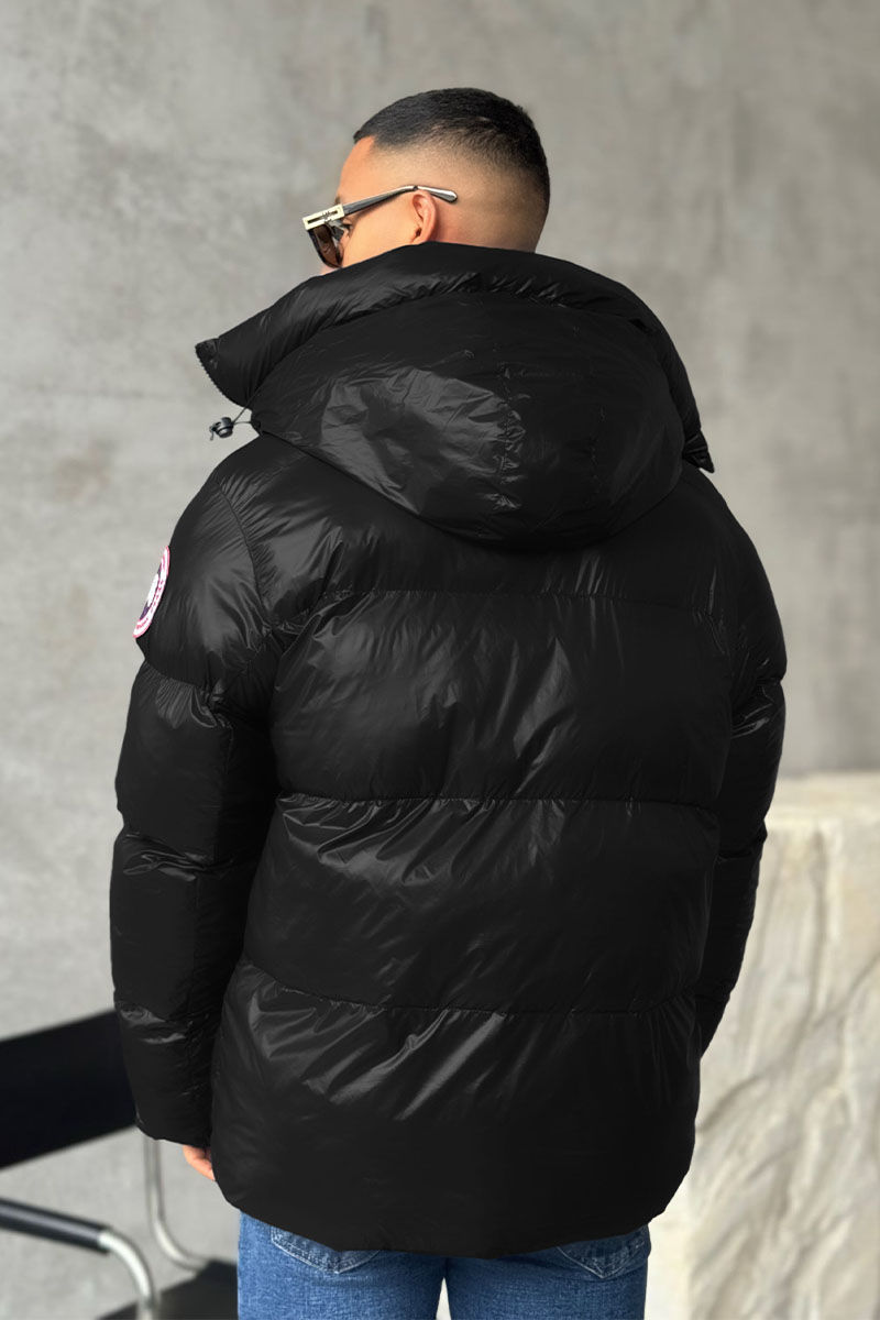 Canada Goose Мужской чёрный пуховик logo-patch