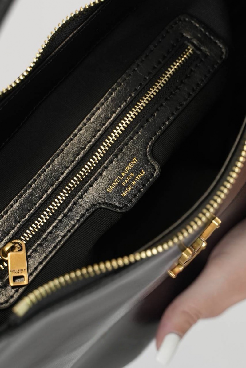 Yves Saint Laurent Кожаная сумка Le 31x20