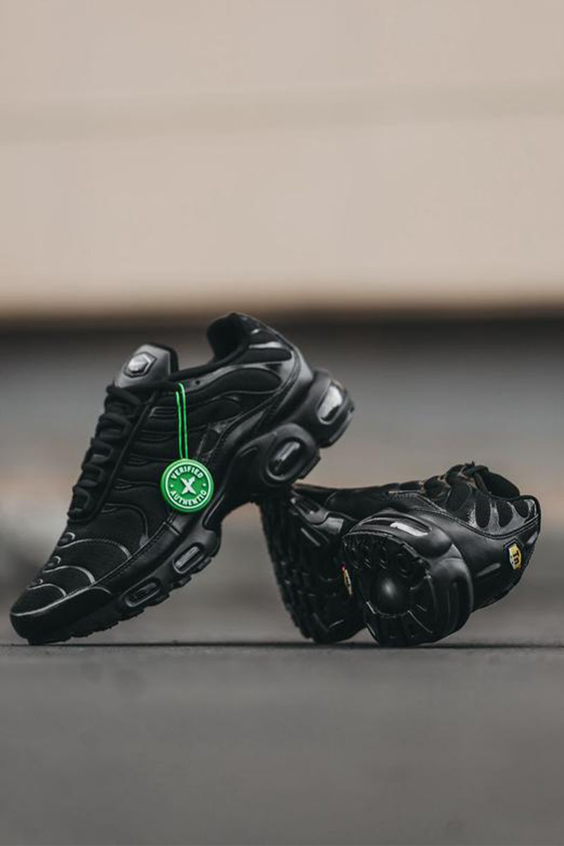 Nike Кроссовки AM Plus "Triple Black"