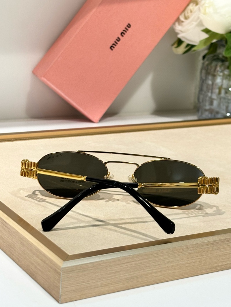 MIU MIU Женские солнцезащитные очки  Oval