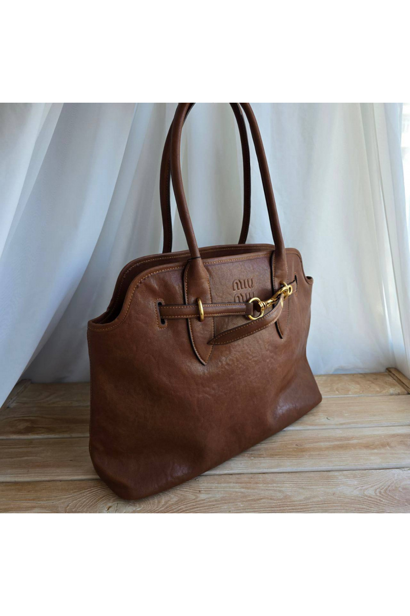 MIU MIU Женская кожаная сумка Aventure nappa 42x29 см - Brown