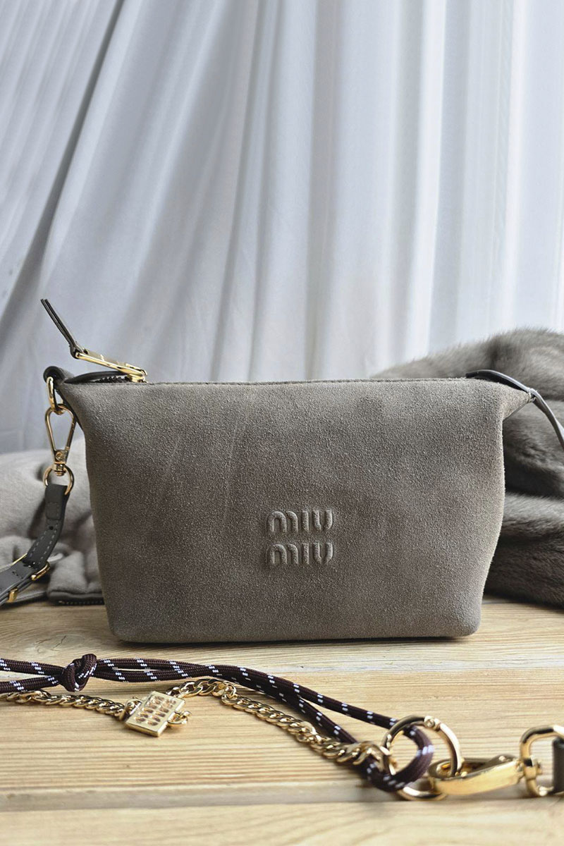 MIU MIU Замшевая сумка 22x14 см
